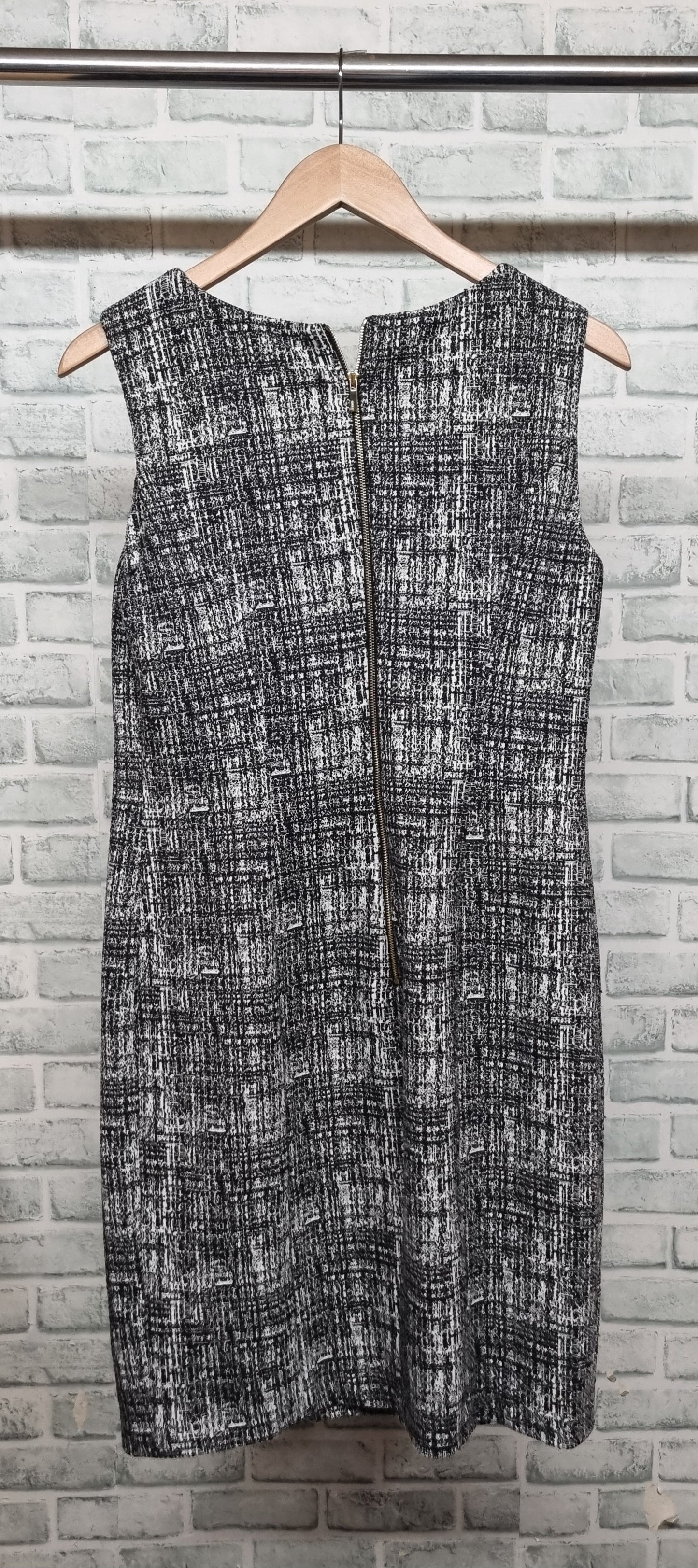 DKNY Grey and White Tweed Style Midi Sheath Dress Size 14