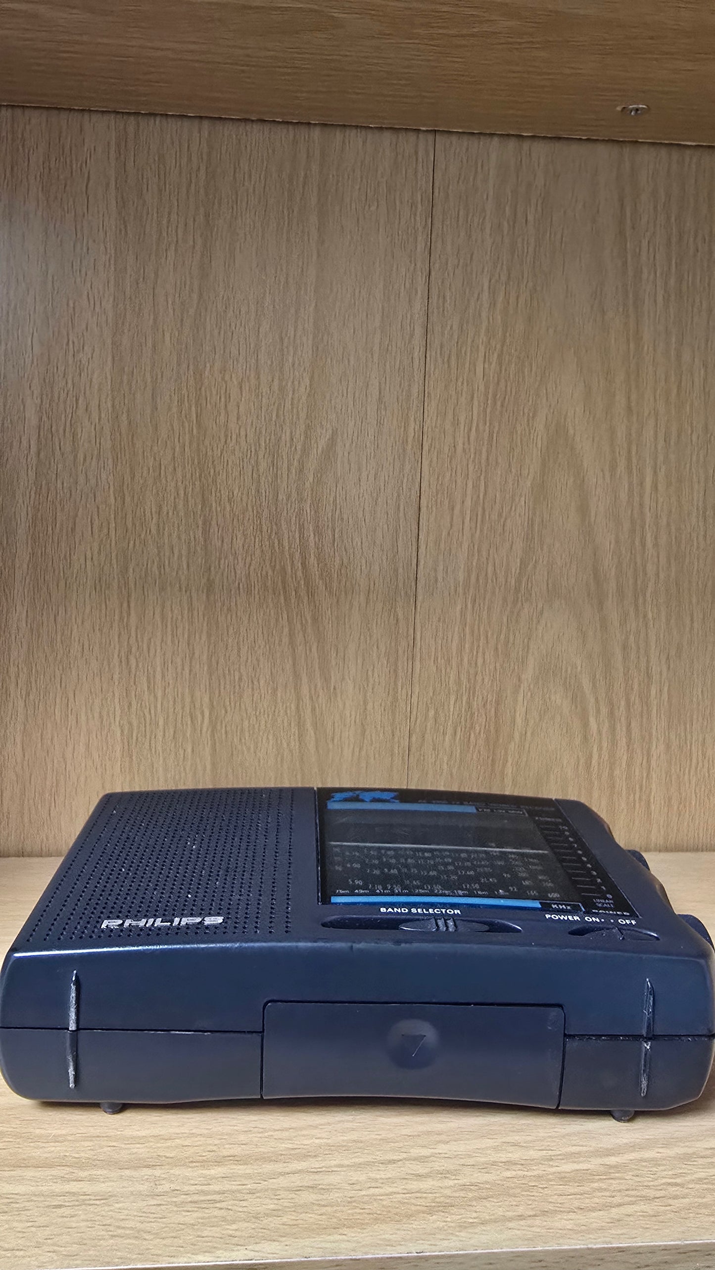 Philips AE3350 12-Band World Receiver Radio - Fully Tested & Working