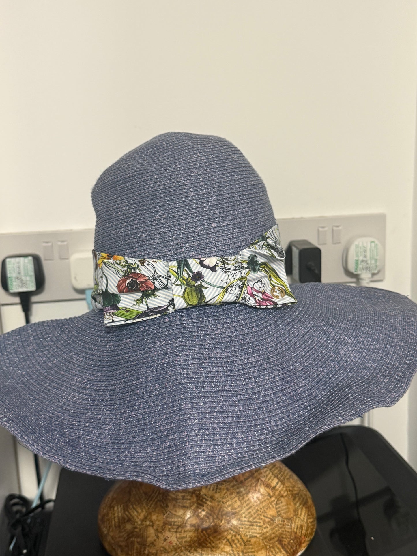 Ladies Rare Gucci Sunhat