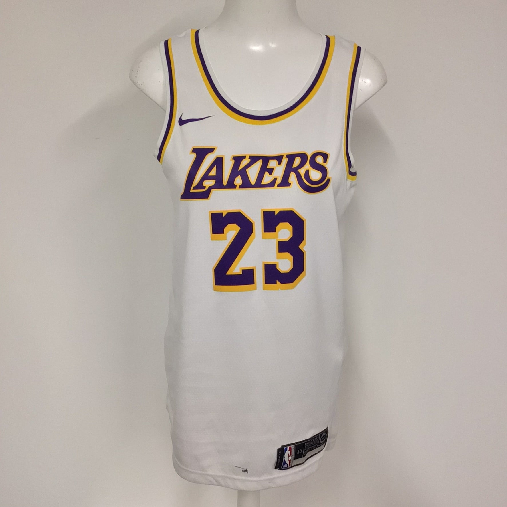 Lakers shops lebr s jersey nike