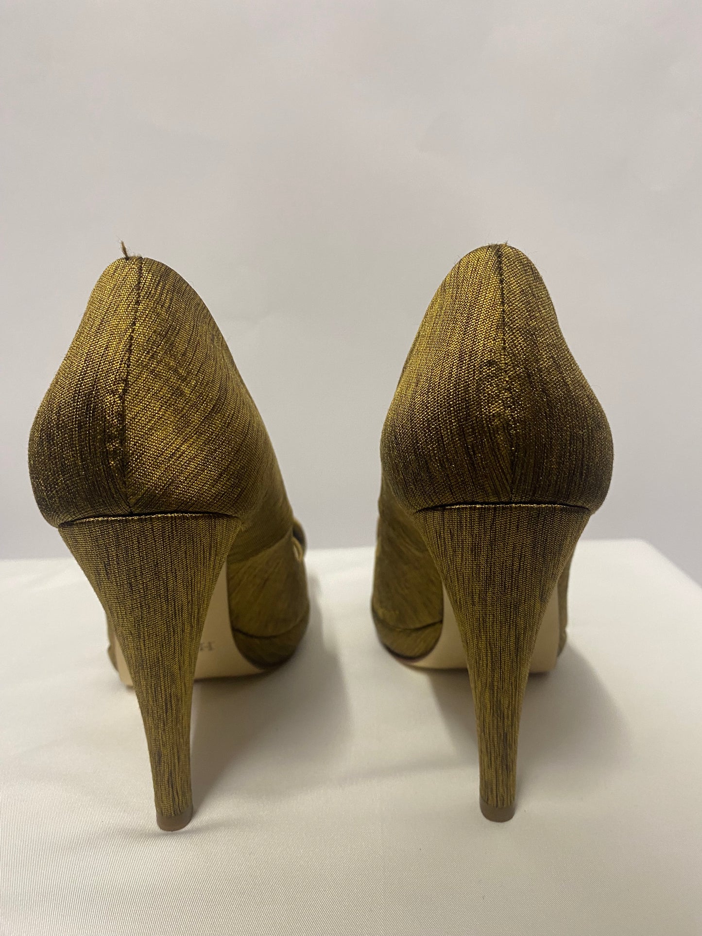 Hobbs Gold Peep Toe Platform Heels 3.5