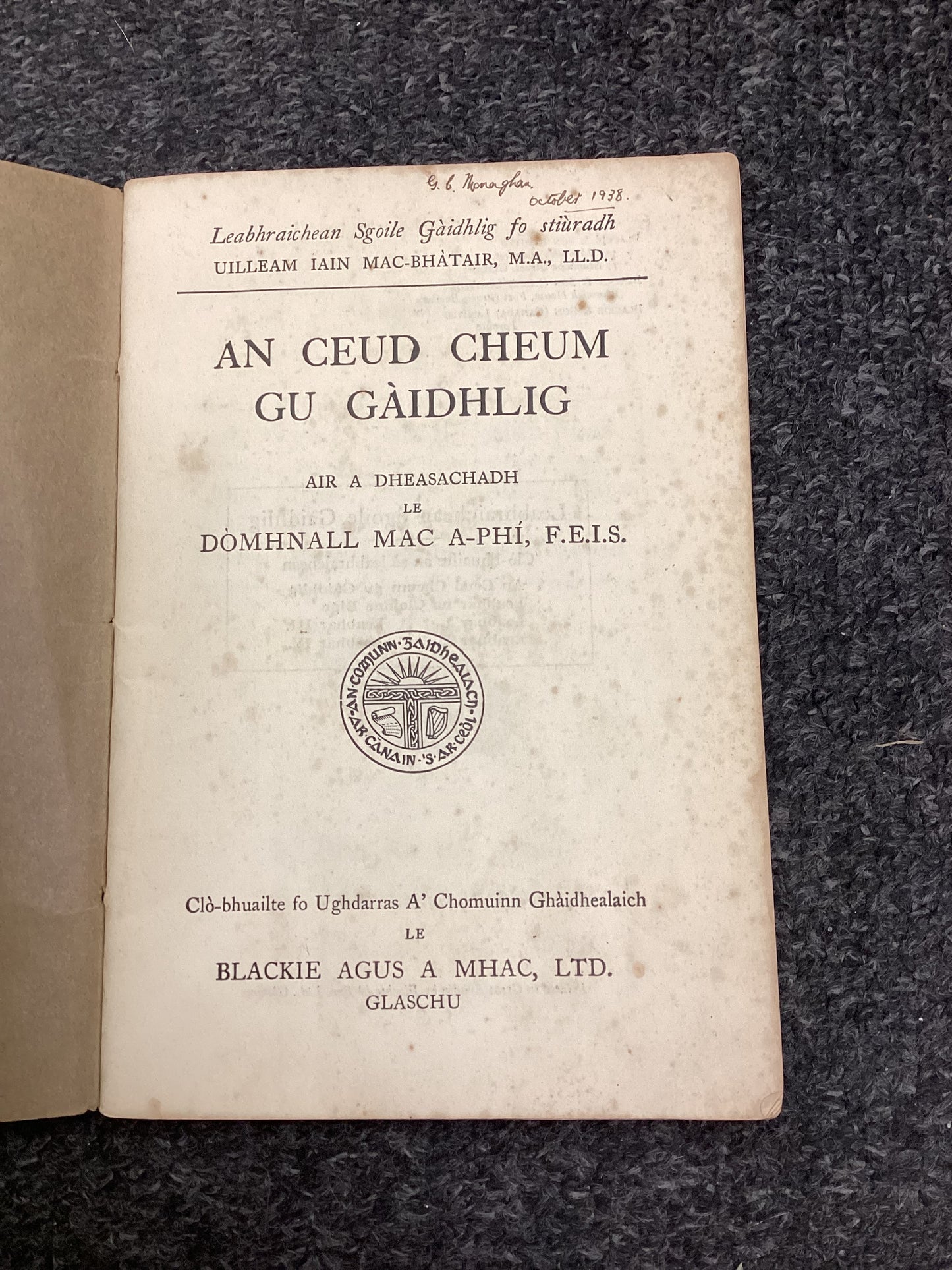 Leabhraichean Sgoile Gàidhlig: An Ceud Cheum gu Gàidhlig
