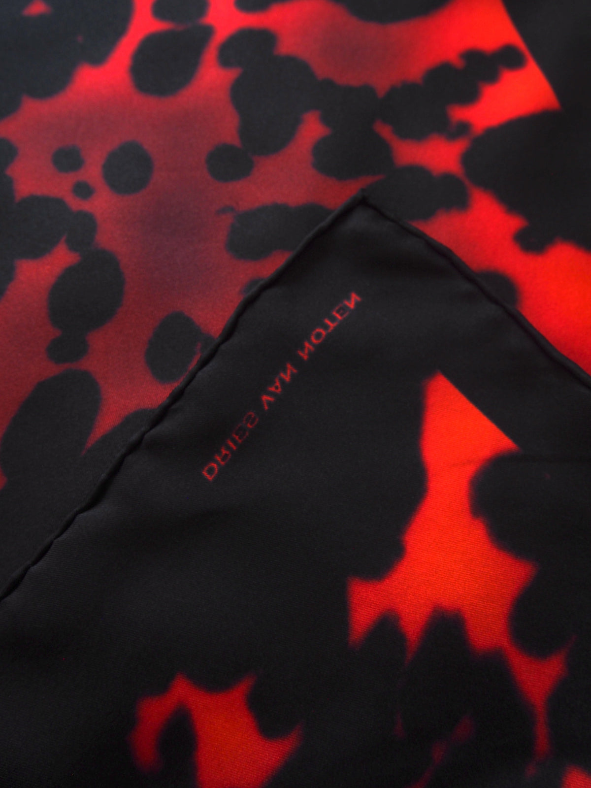Dries Van Noten 100% silk scarf - Black, red Lava design