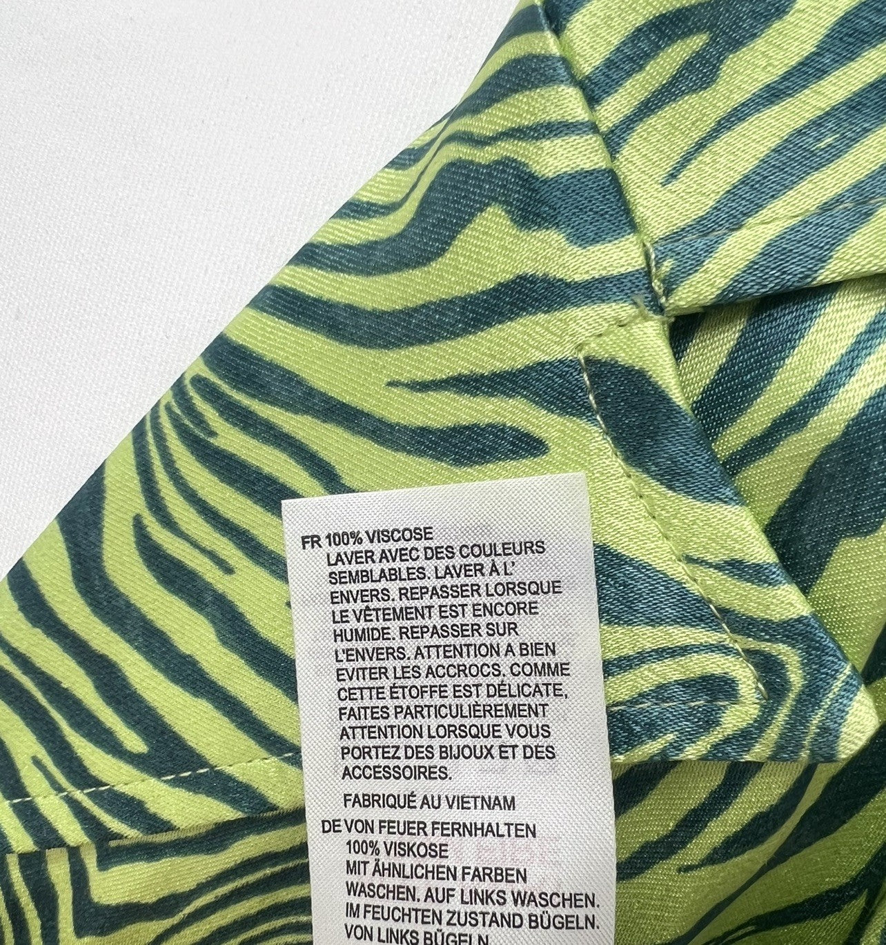 Oliver Bonas Green Animal Print Blouse Size 8 BNWT