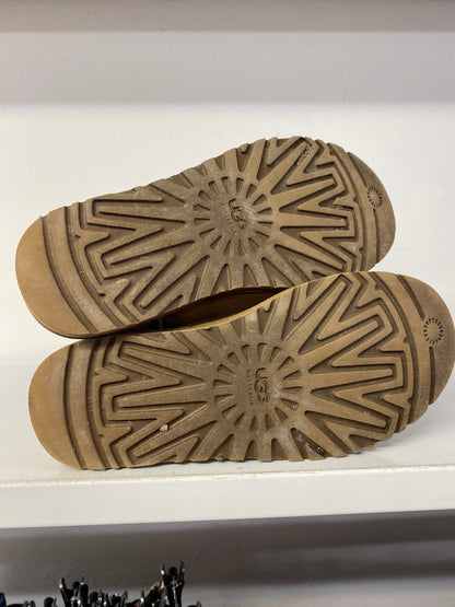 Ugg Boots Tan Size 4.5