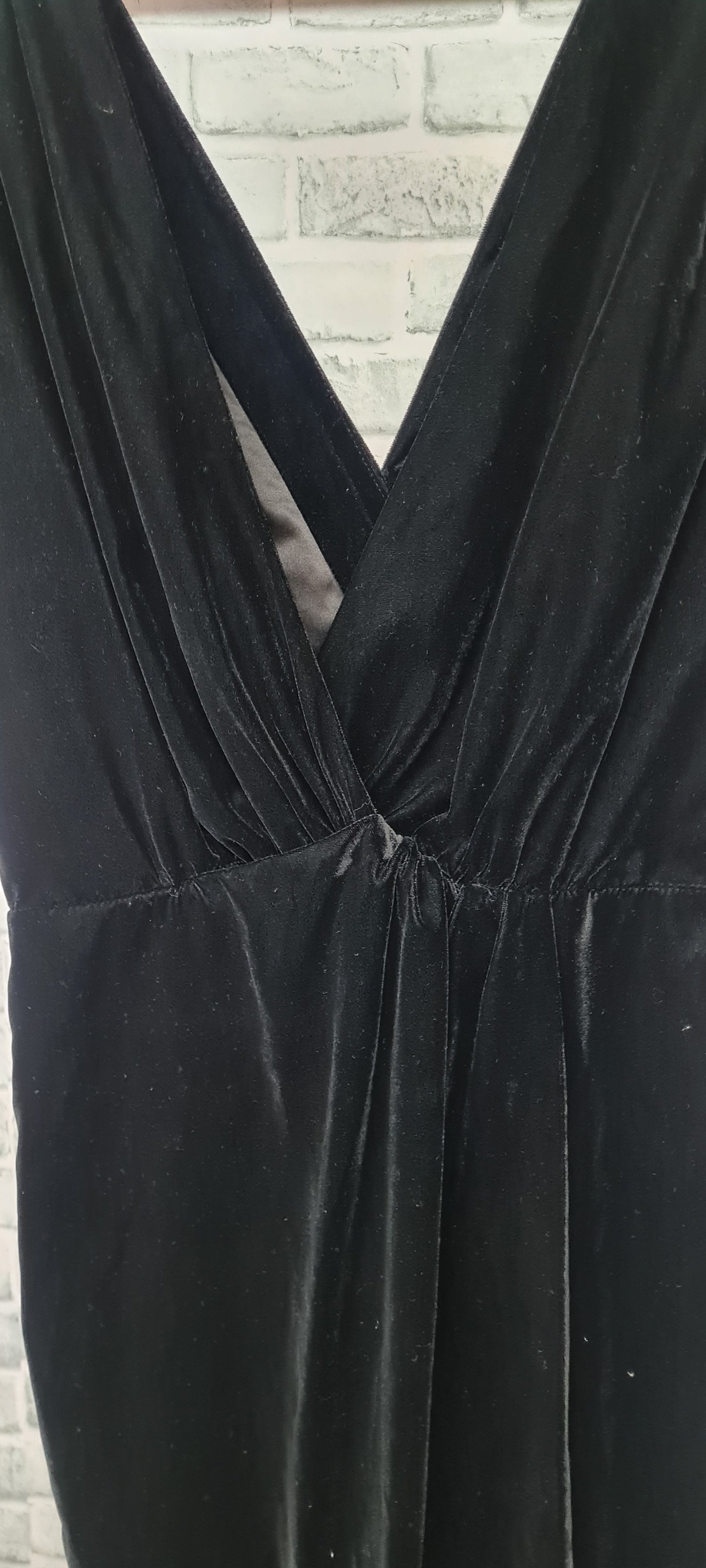 Sisley Black Velvet V-Neck Midi Dress Size Medium