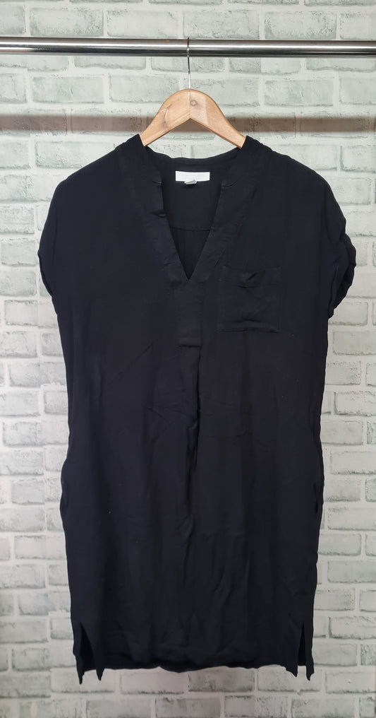 White Label The white Company Black Elongated Top with Pocket Size 12