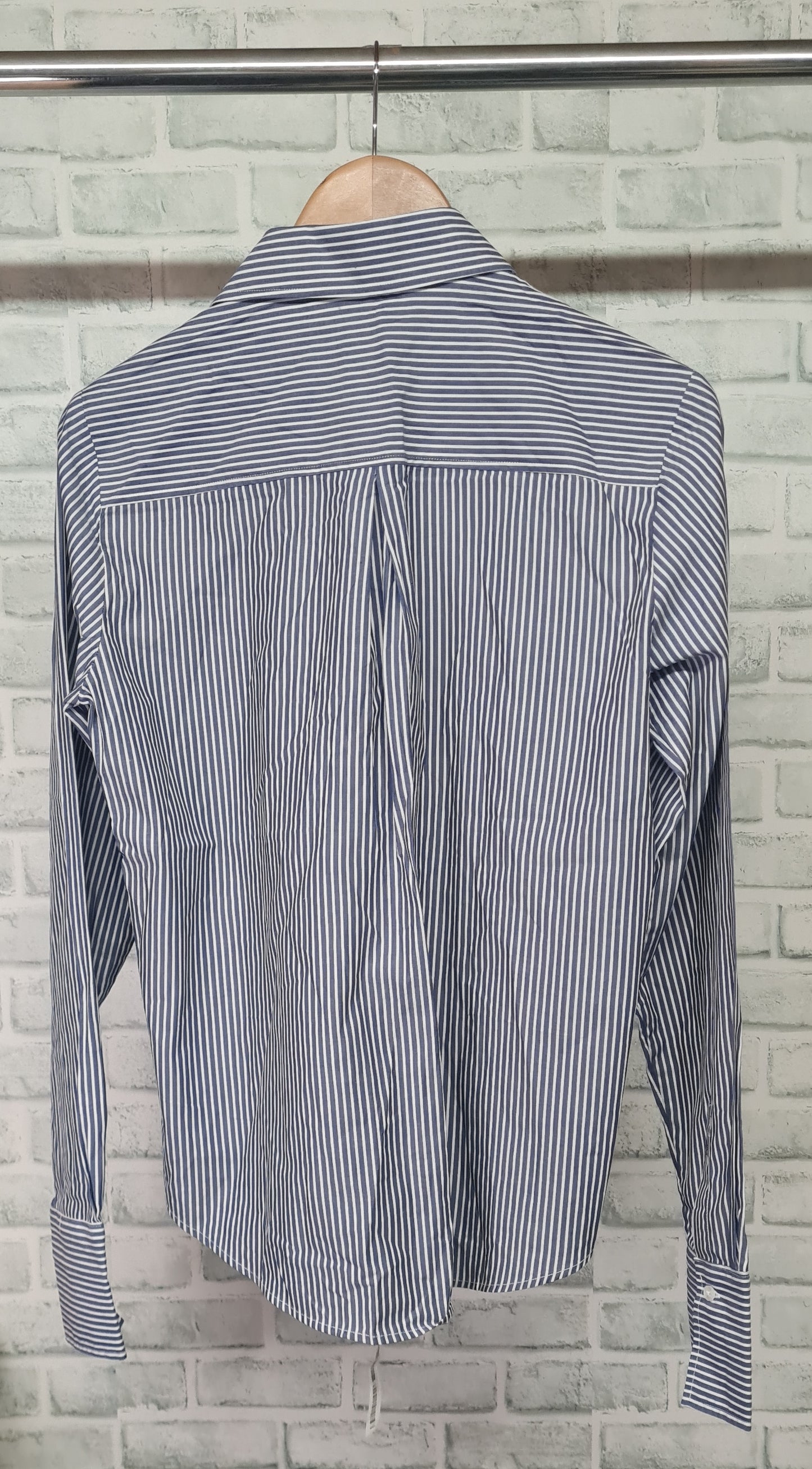 Lambert Woman Blue Pinstripe Shirt Size 40 BNWT