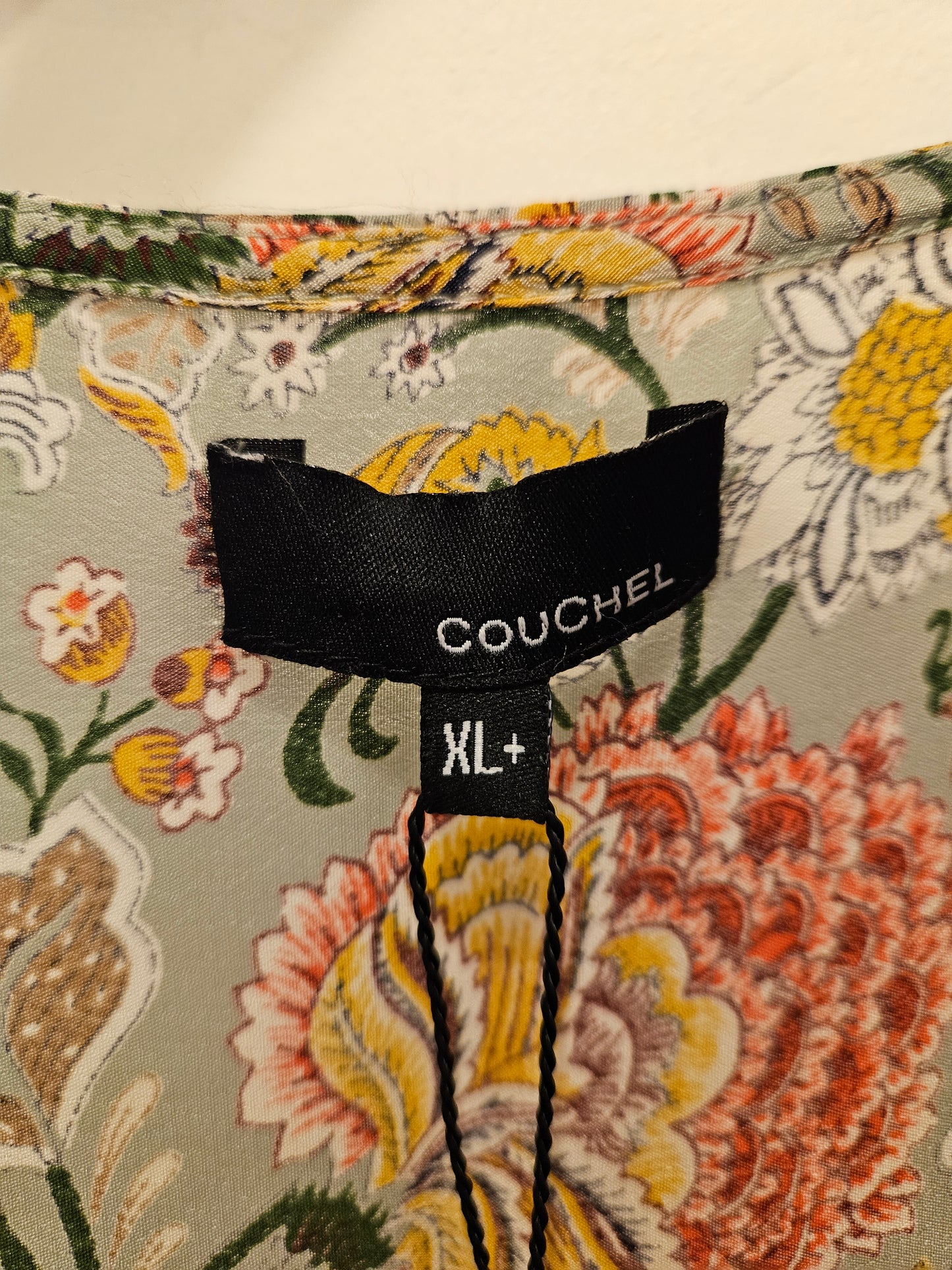 COUCHEL elegant patterned top - Size XL - BNWT