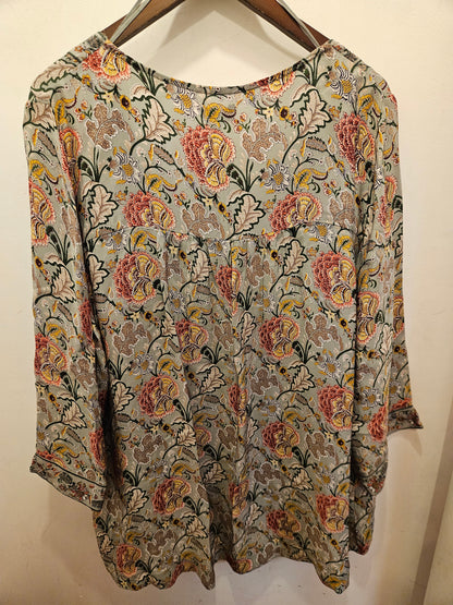 COUCHEL elegant patterned top - Size XL - BNWT