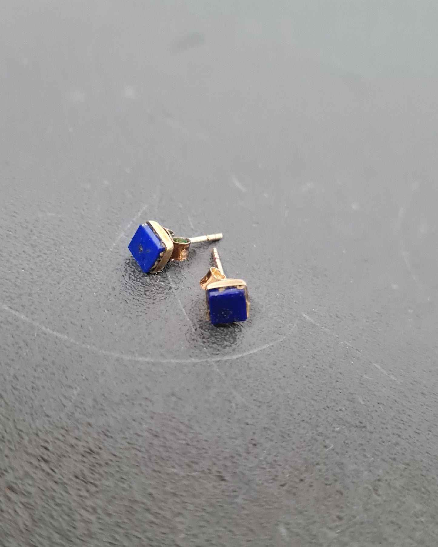 Vintage 9k Gold Lapis Lazuli Stud Earrings