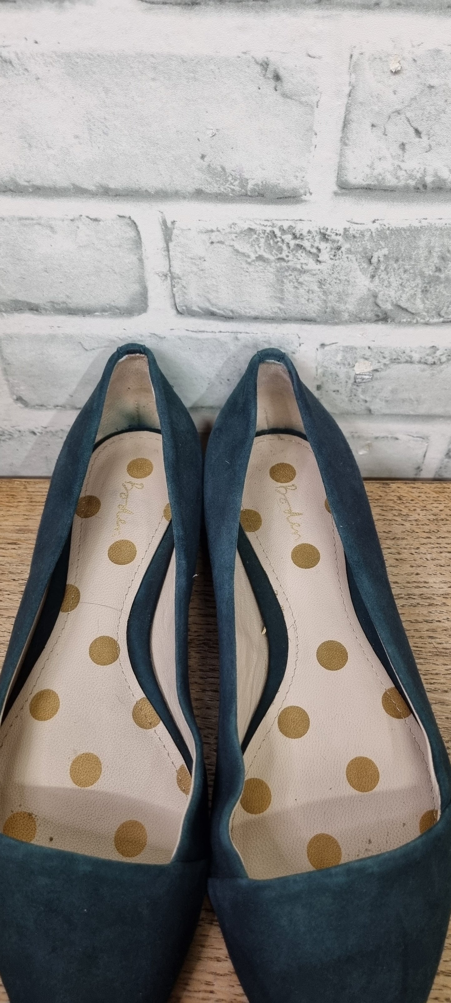 Boden Green Pointed Toe Ballet Flats Size 38 1/2