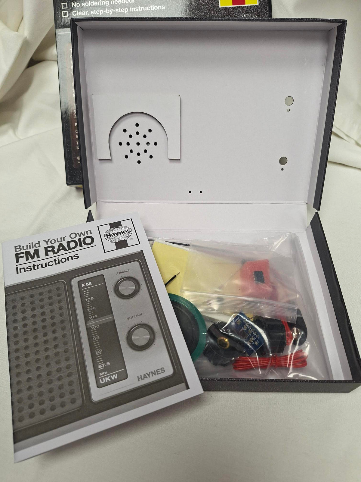 Haynes Retro Radio Build Your Own Working Radio FM Kit