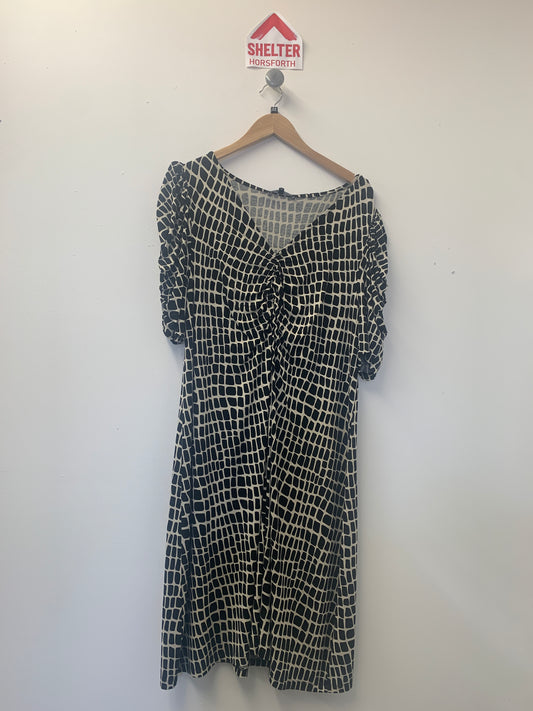 BNWT Next 3/4 Sleeve Geometric Midi Dress