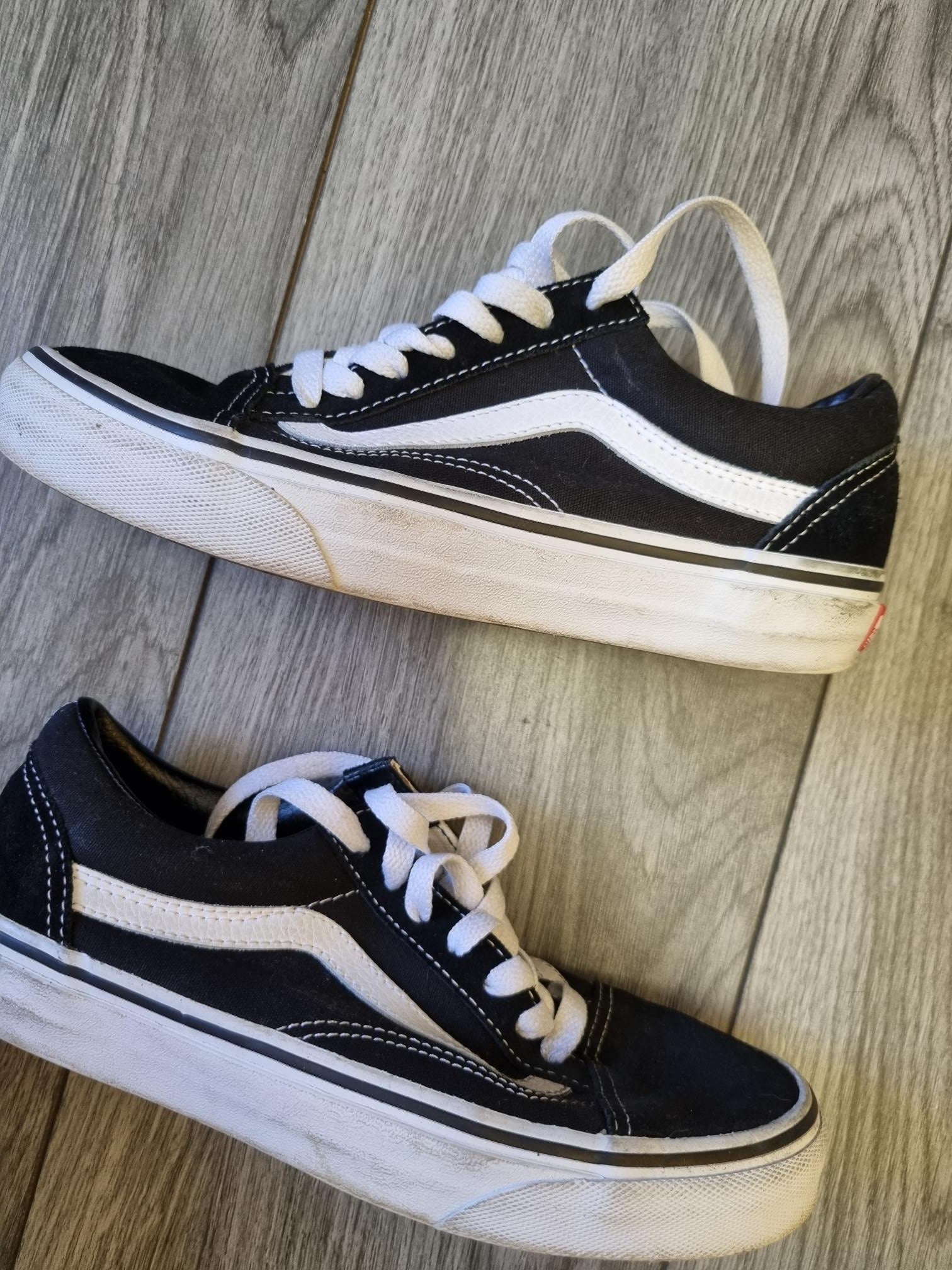 Size 3 vans old on sale skool