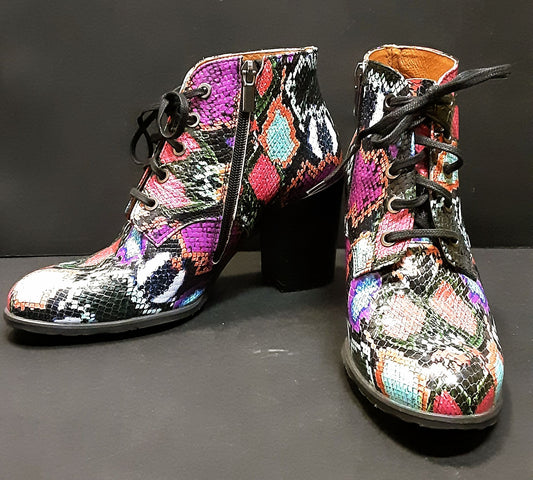 Shoe Embassy Multicolour Leather Heeled Ankle Boots size 39 - UK 6