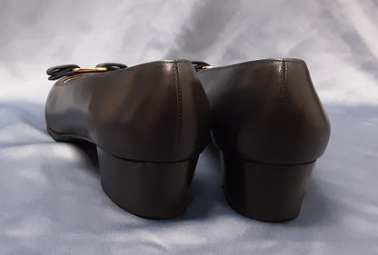 Salvatore Ferragamo Navy Leather Heels size 6.5