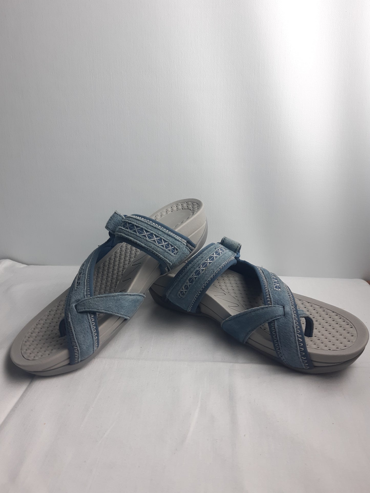Pavers Blue Women's Sandals Size 6