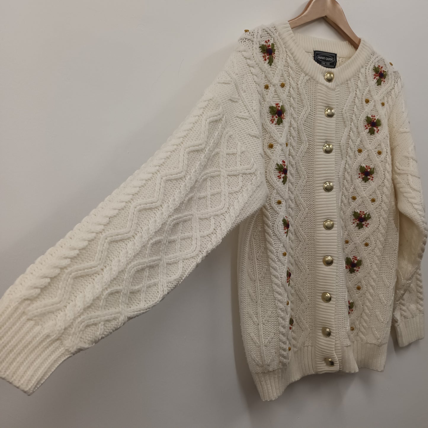 Vintage Chunky Cable Knit Cream Cardigan Floral Embroidery Free Size