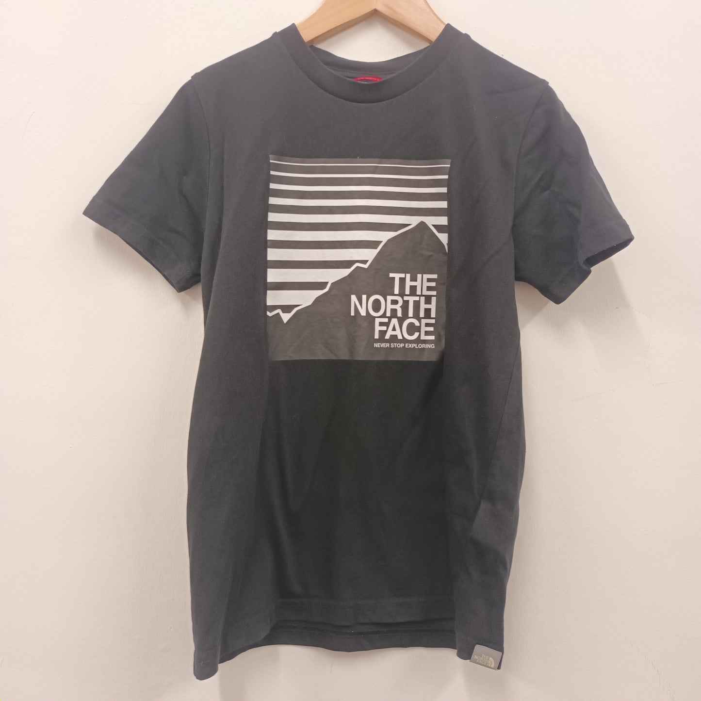 The North Face Boys Large Black T Shirt