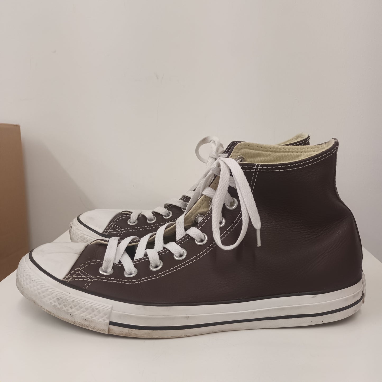 Converse All Star Chuck Taylor Brown Leather High Tops Size 9 Trainers