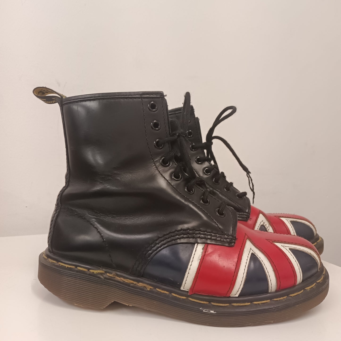 Vintage Union Jack Made In England Size 5 Dr Marten 8 Eyelet Boots