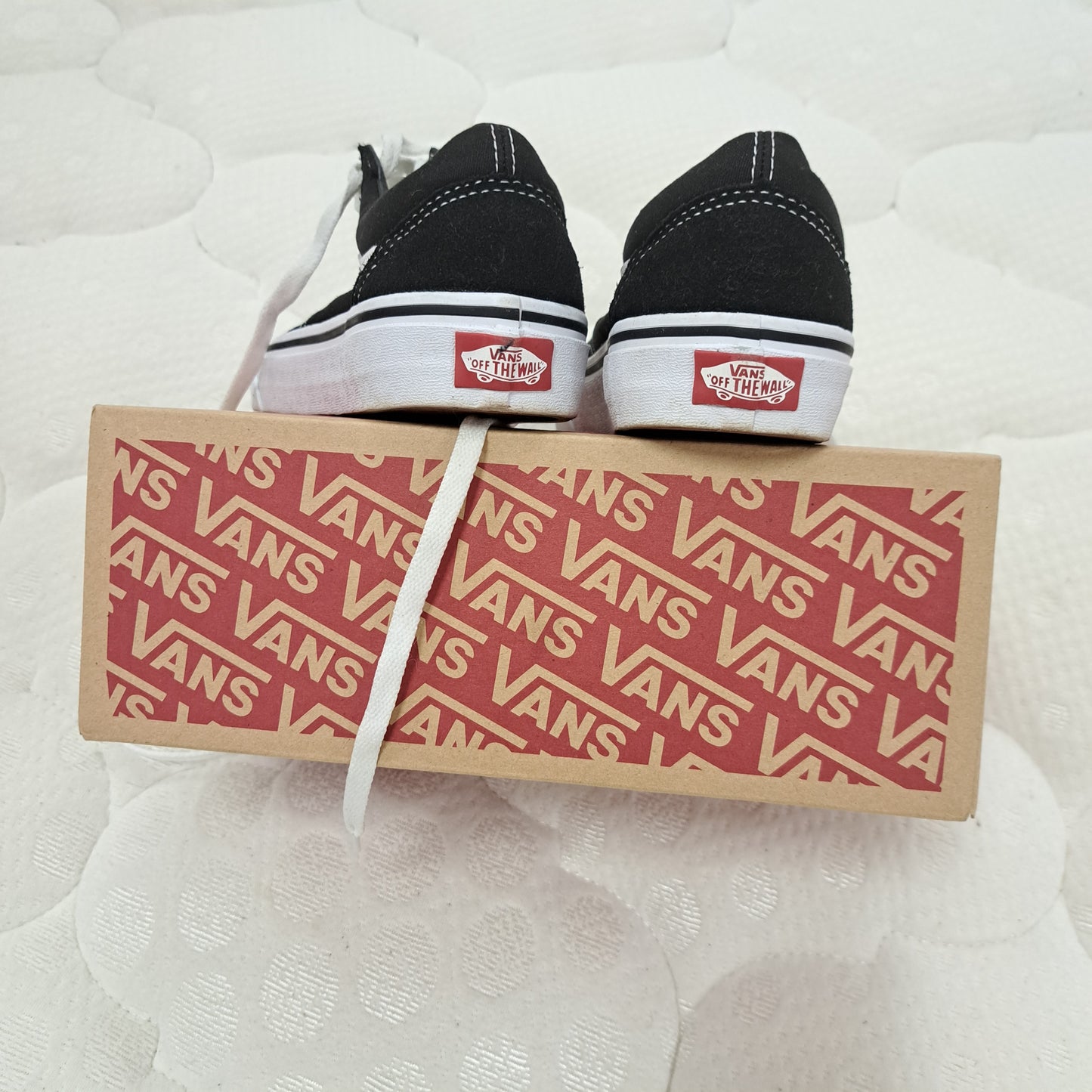 Vans Old Skool Black / White Off The Wall Trainers UK Size 4