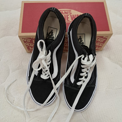 Vans Old Skool Black / White Off The Wall Trainers UK Size 4