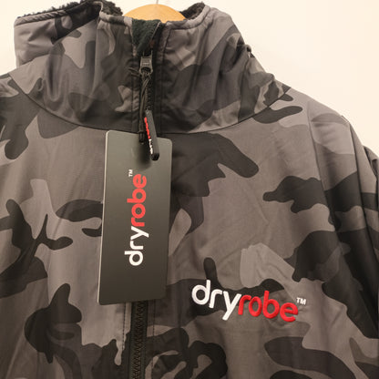 BNWT Large Dryrobe Advance Black Camouflage