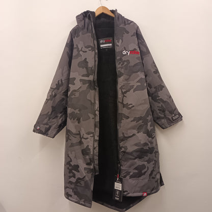 BNWT Large Dryrobe Advance Black Camouflage