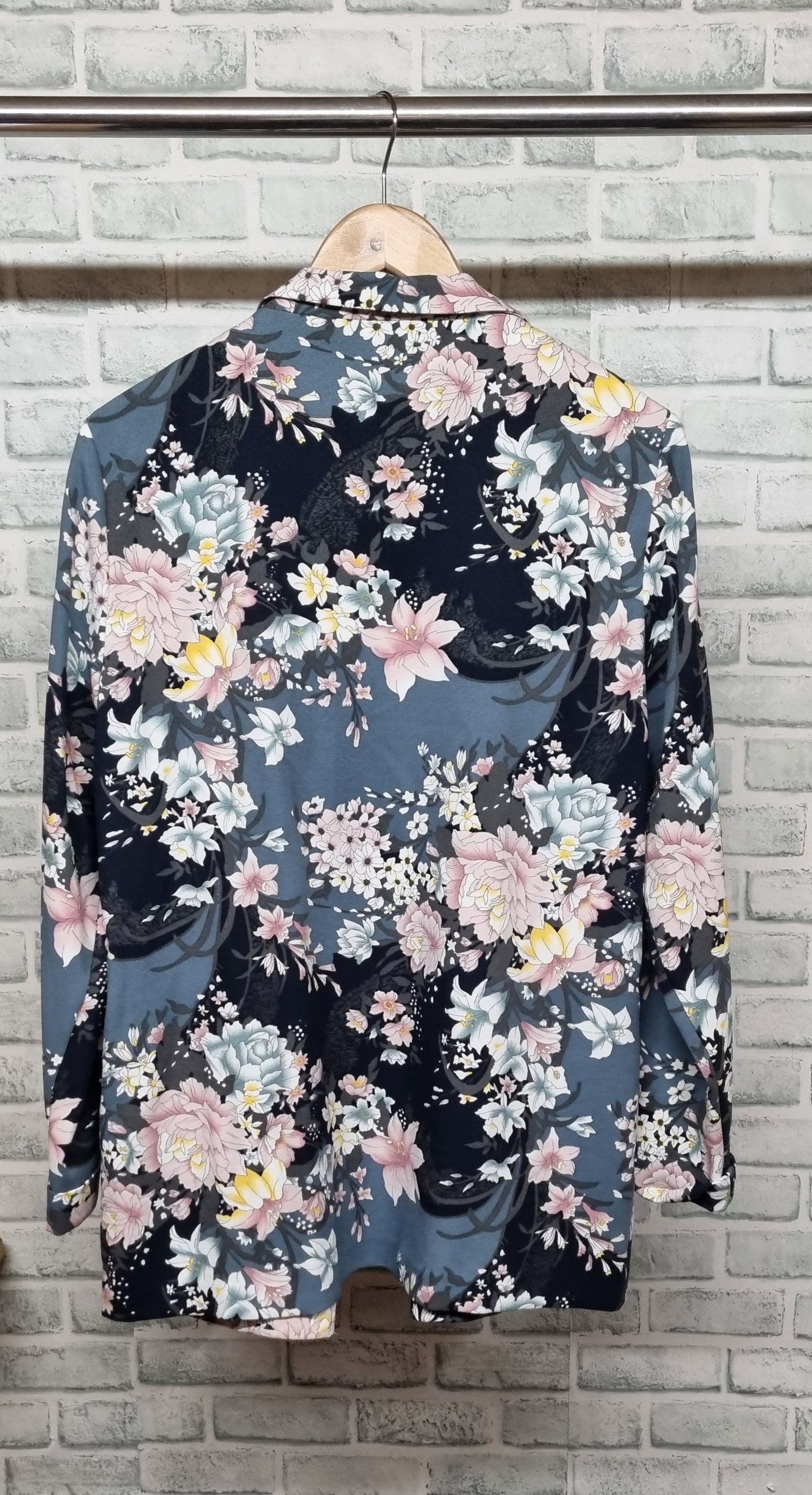 Oasis Light Blue Floral Pant Suit Size 16