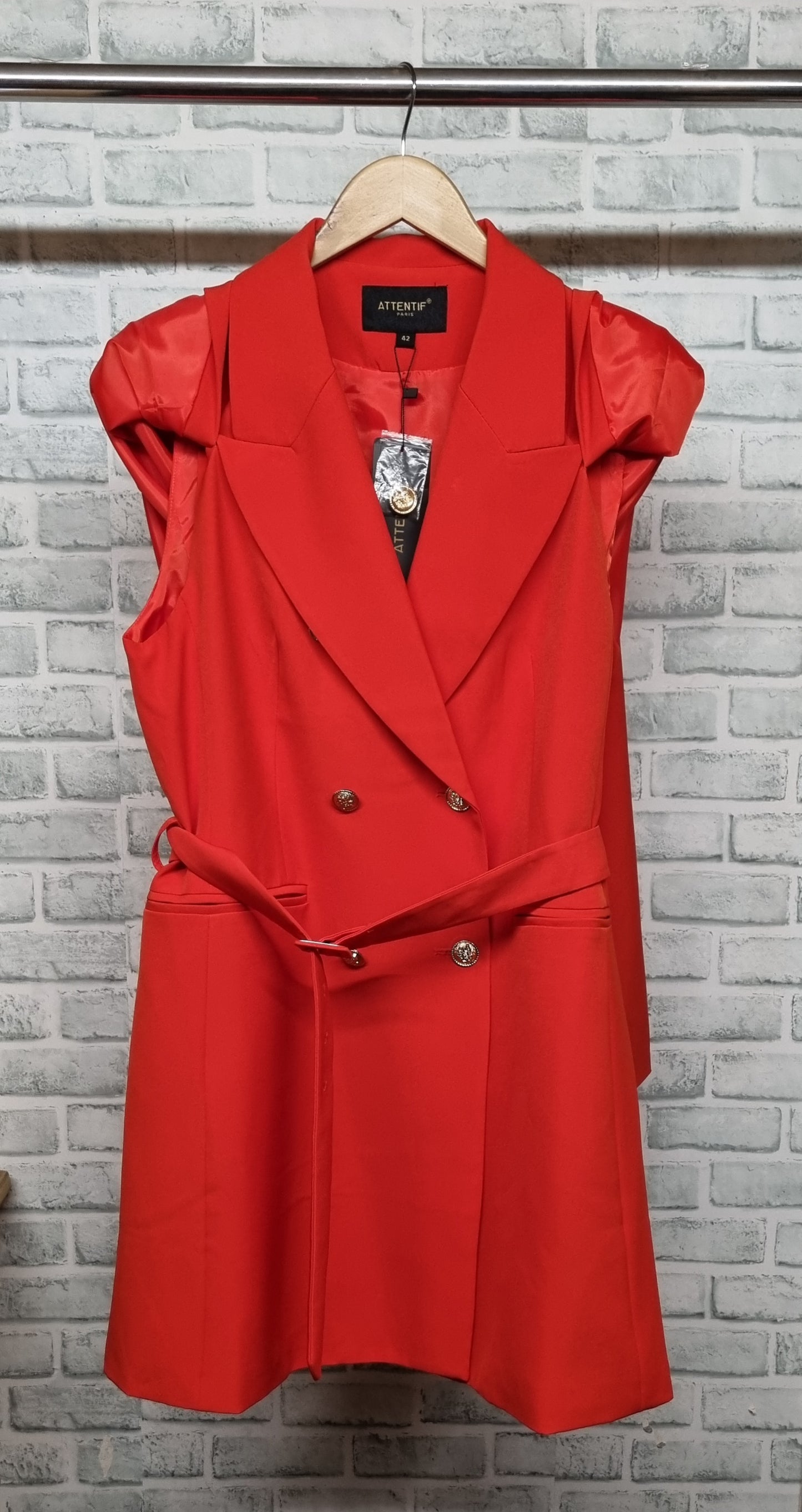 Attentif Paris Tomato Red Cape Blazer Size 42 BNWT