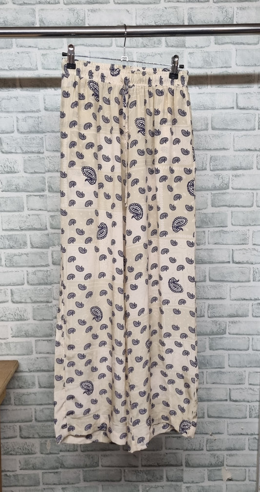 Etre Cecile Silk Paisley Pearl Trousers Size 36/8 BNWT