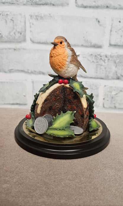 Robin on a Christmas Cake with a Sixpence Figurine