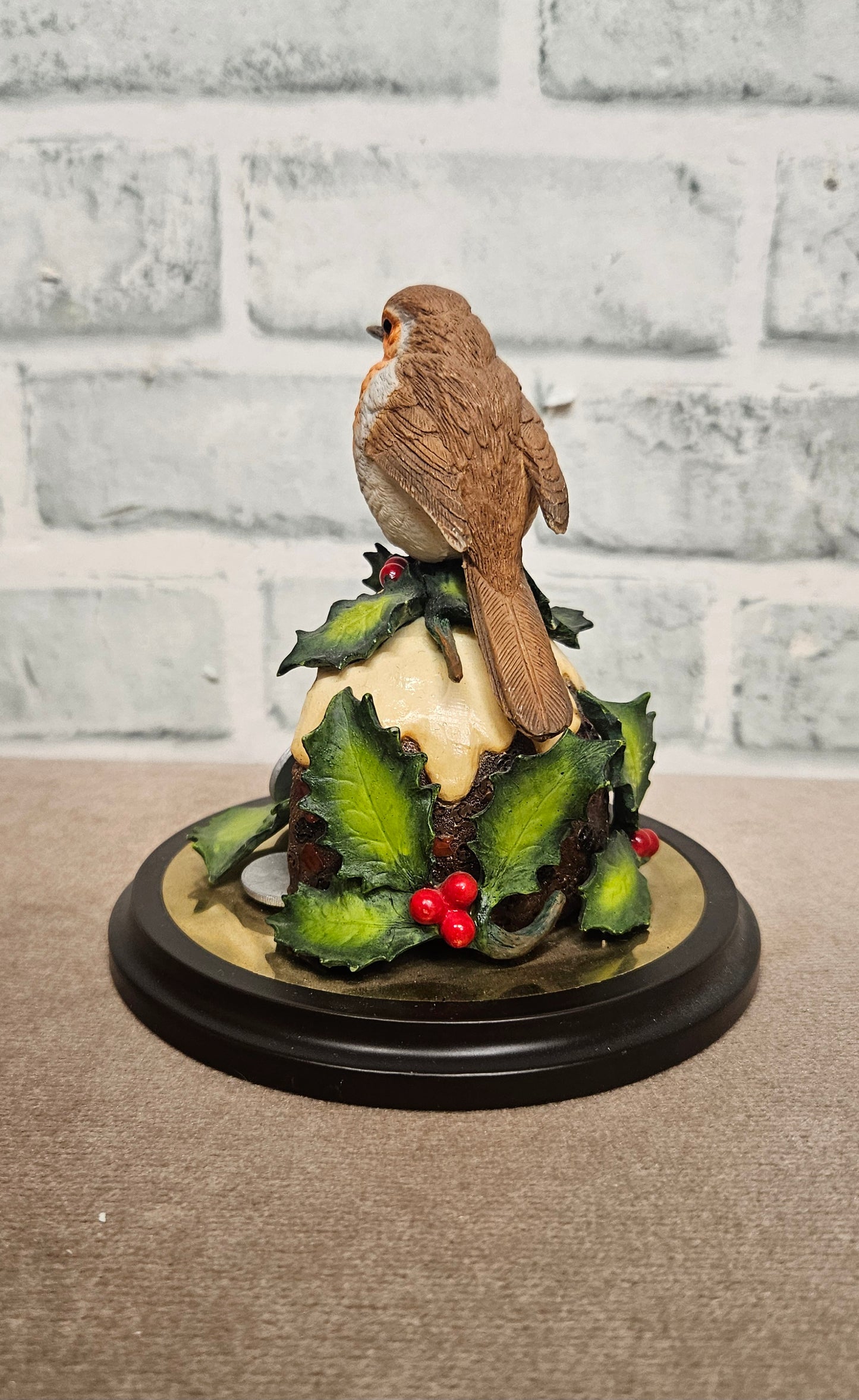 Robin on a Christmas Cake with a Sixpence Figurine