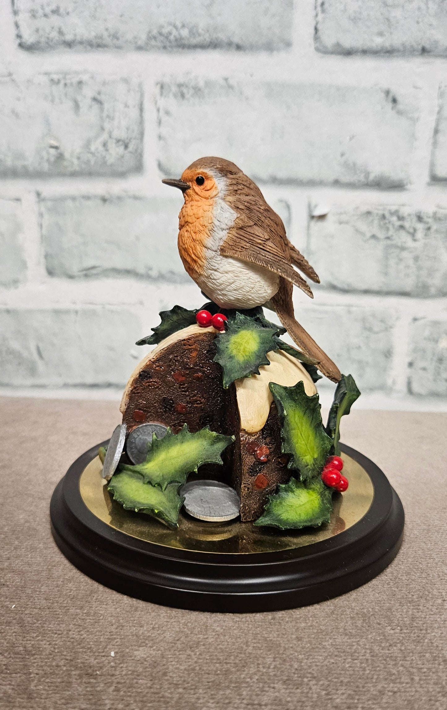 Robin on a Christmas Cake with a Sixpence Figurine