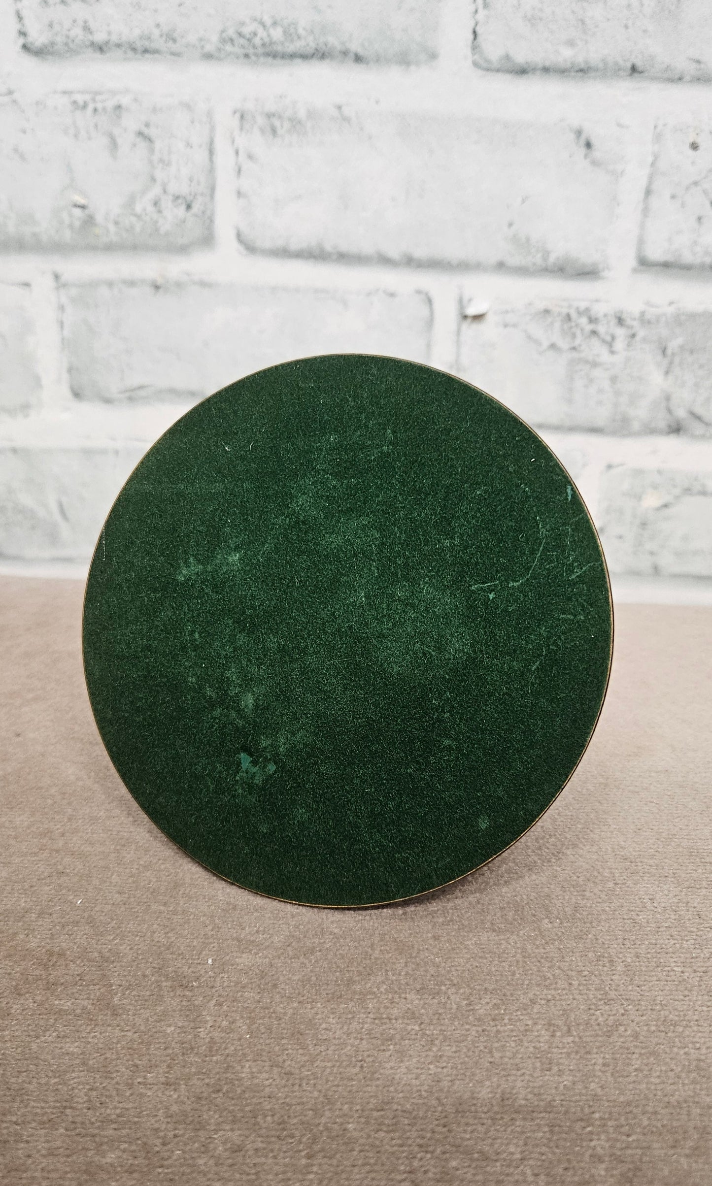 Robin on a Christmas Cake with a Sixpence Figurine