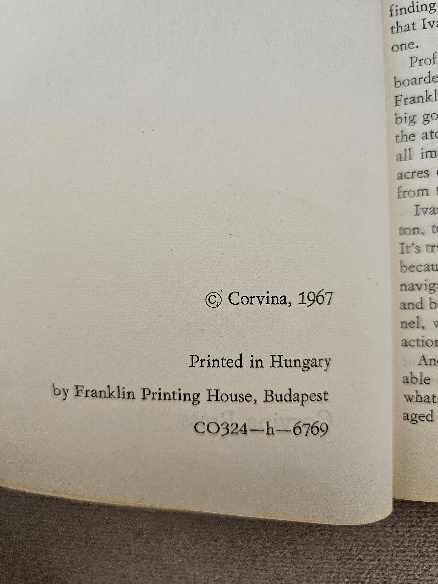 The 14-Carat Roadster by P. Howard Softback