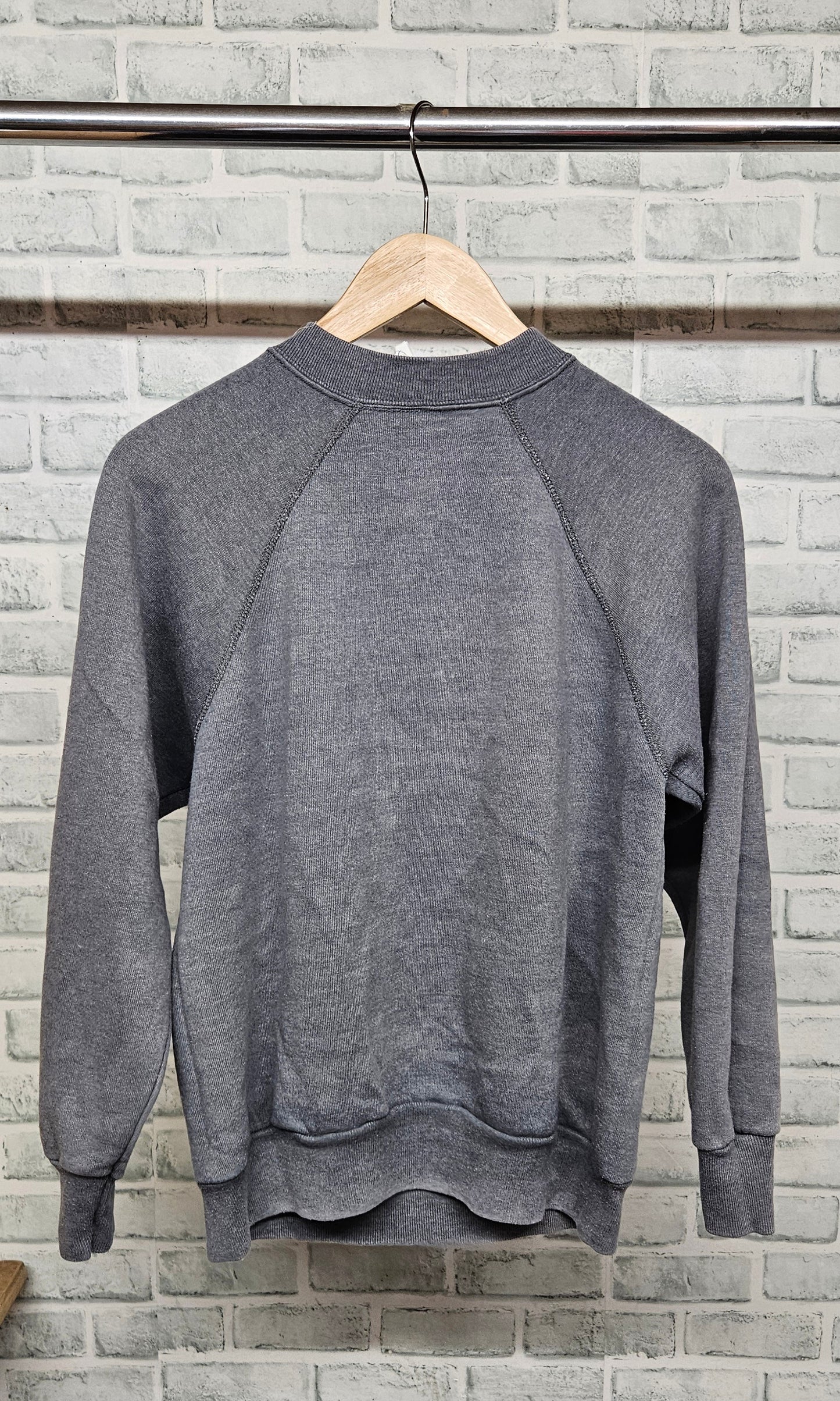 Vintage Grey USA Voyager Sweatshirt Size Medium