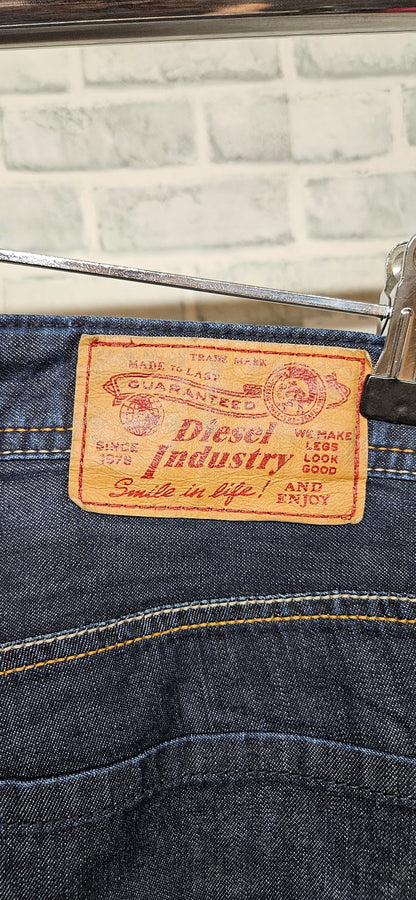 Diesel Larkee Regular Straight Dark Denim Jeans W34 L30