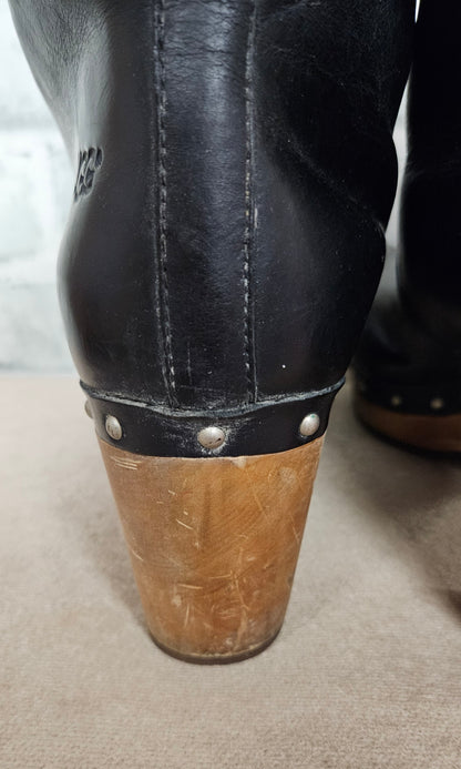 UGG Australia Black Leather Fold-Over Lynnea Clog Boots Size 5.5