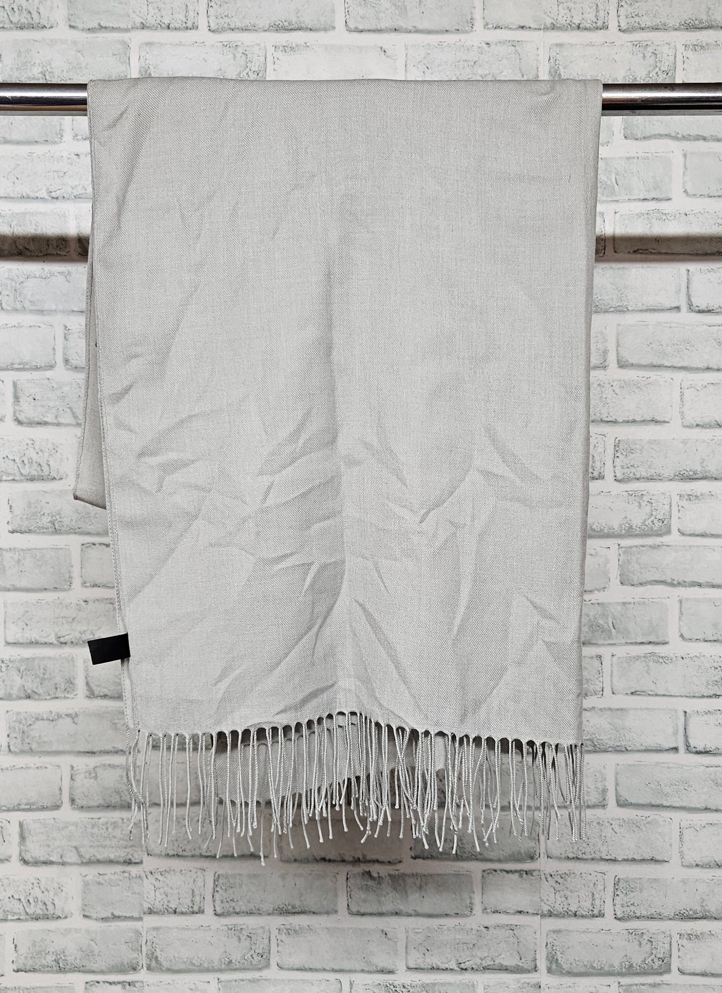 Pashmina Cashmere and Seta Grey Scarf with Tassels