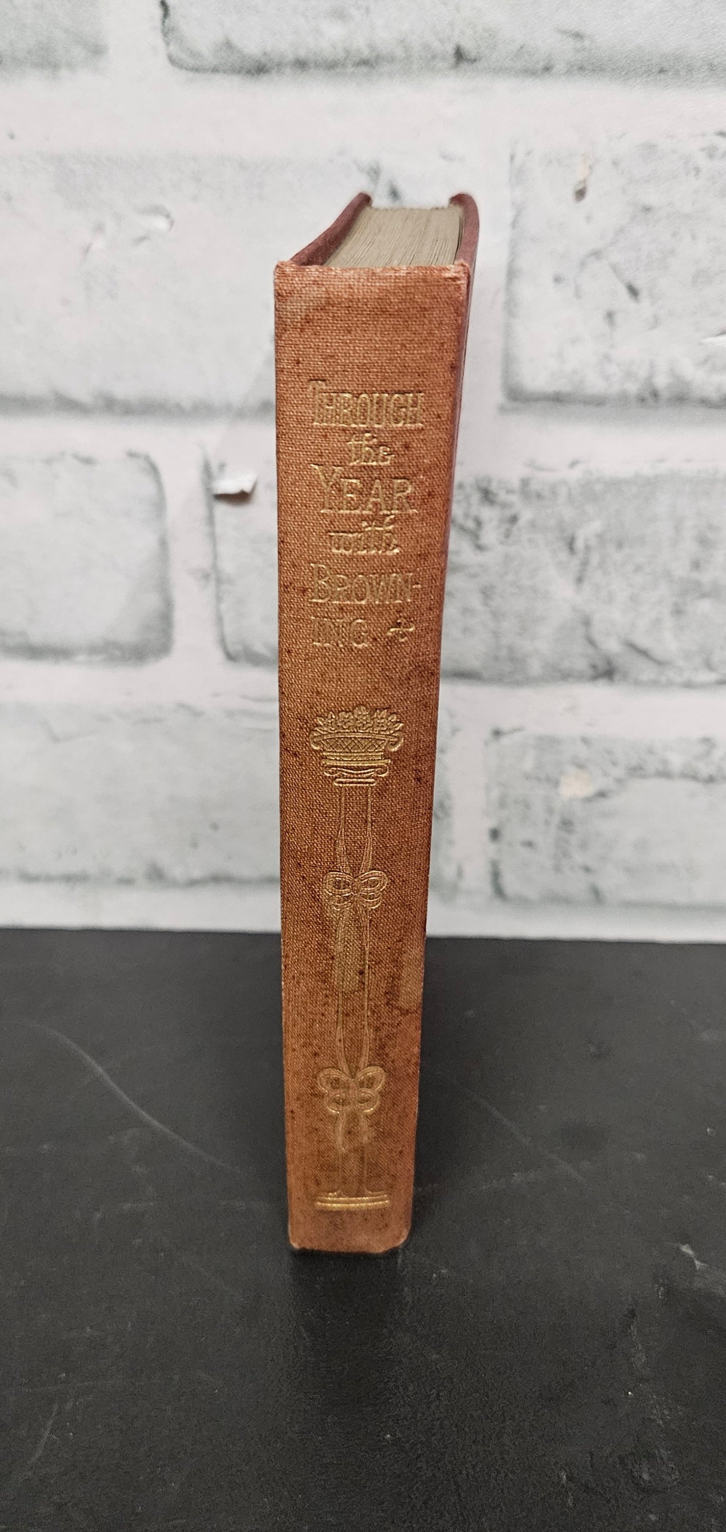 Through the Year with Browning A Day Book of Choice Passages Hardback