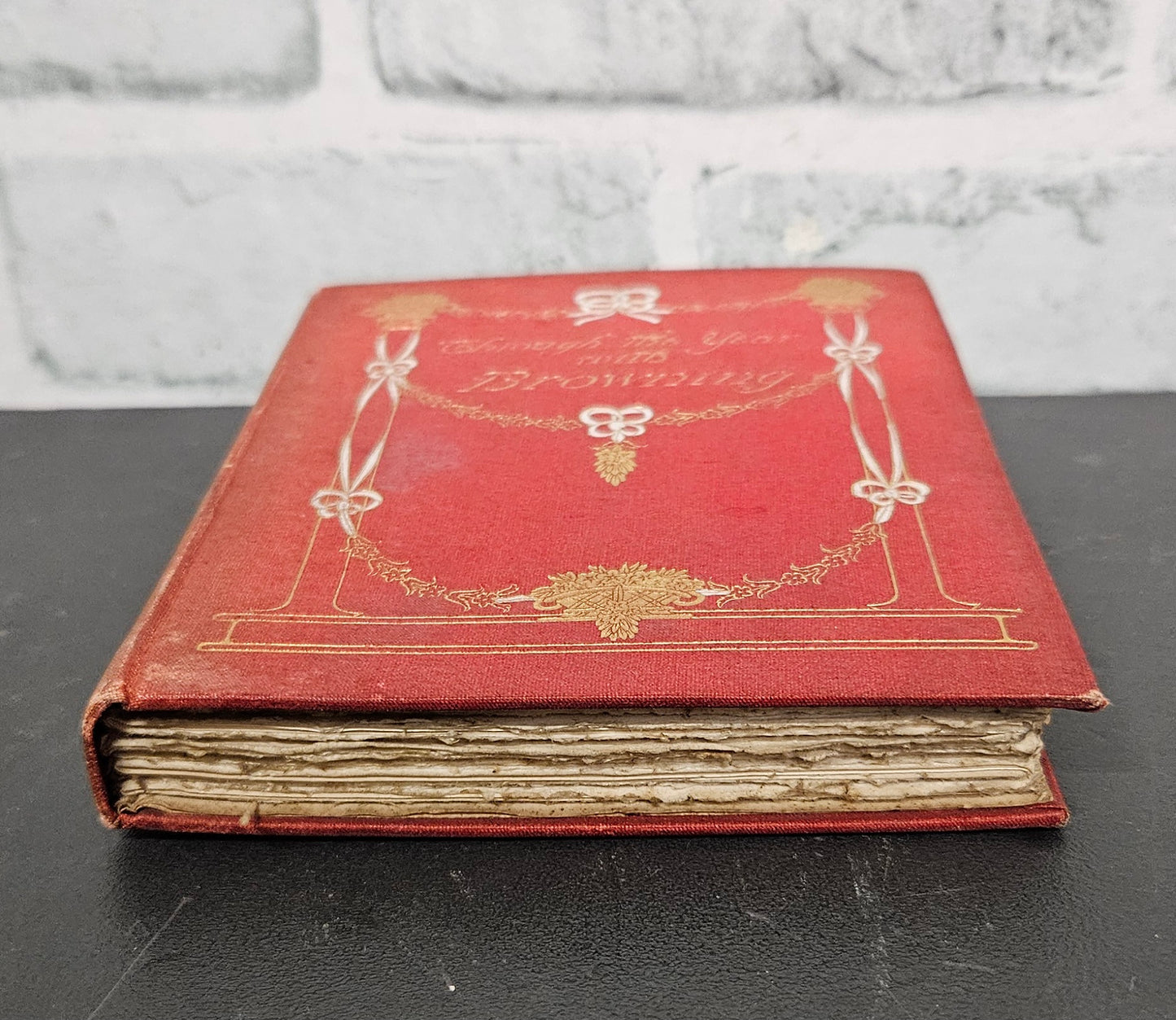 Through the Year with Browning A Day Book of Choice Passages Hardback