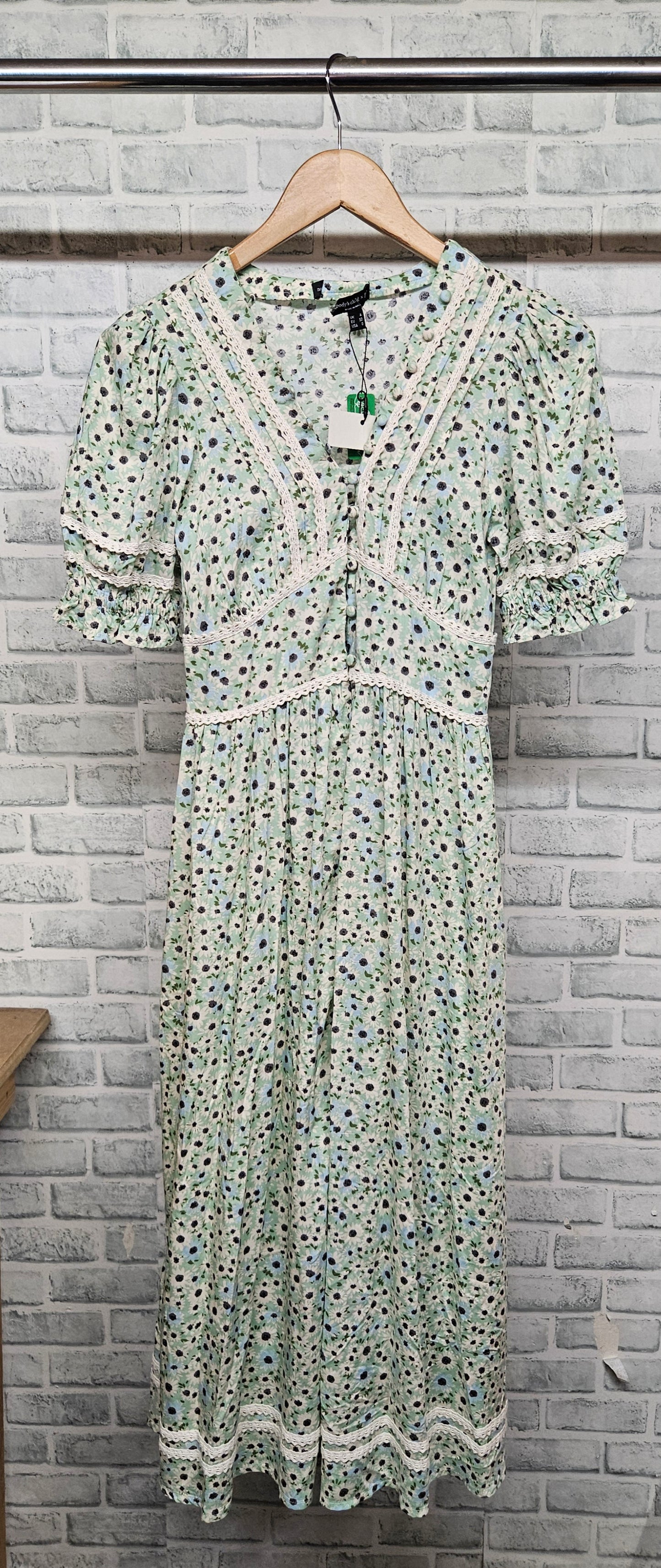 Nobody's Child x Elizabeth Scarlett Green Ditsy Saffy Midi Dress Size 4