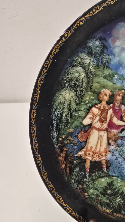 1990 Russian Vintage porcelain collector's plate - Love's Finale