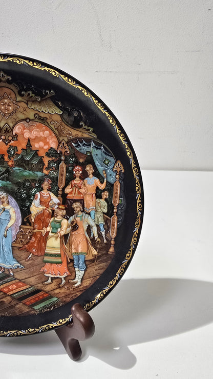 1990 Russian Vintage porcelain collector's plate - The Judgement of Tsar Berendy