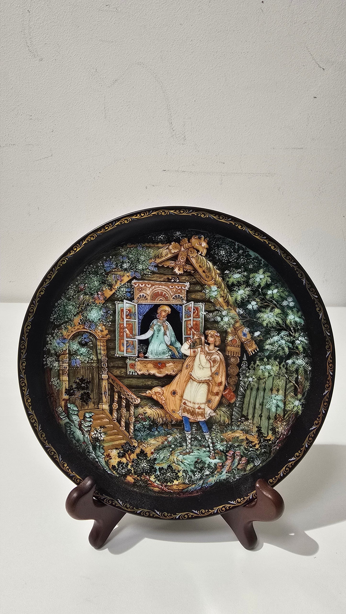 1990 Russian Vintage porcelain collector's plate - Lel's Serenade