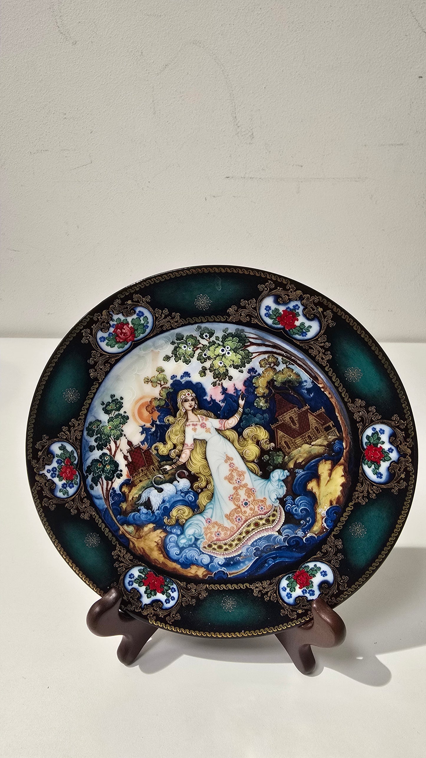 1990 Russian Vintage porcelain collectable plate - Springtime Splendor