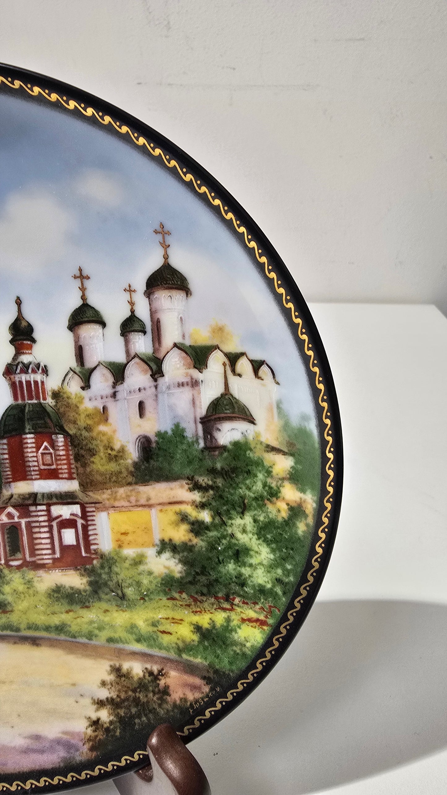 1990 Russian Vintage porcelain collector's plate - Suzdal Church